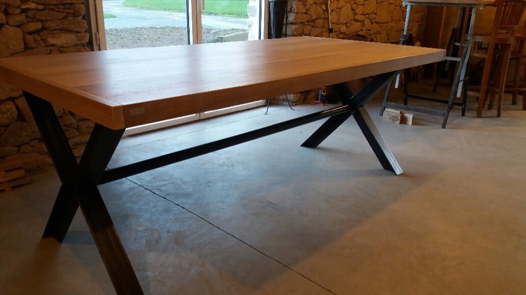 table_metal_bois_pieds_en_croix_01